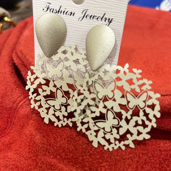 Elegant Stainless Butterfly Earrings - Picture 1 of 4